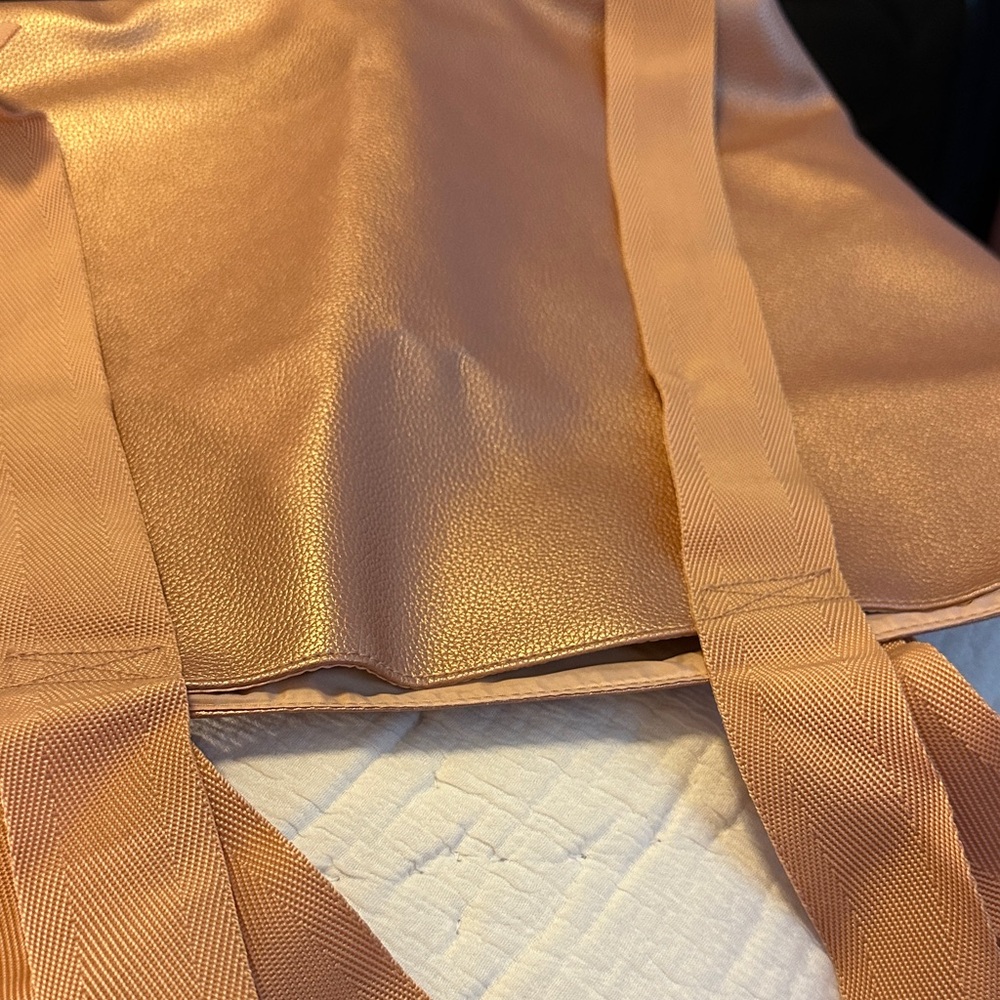 Women's Saks Fifth Avenue Pebble Rose Gold Tote bag . - Picture 7 of 8